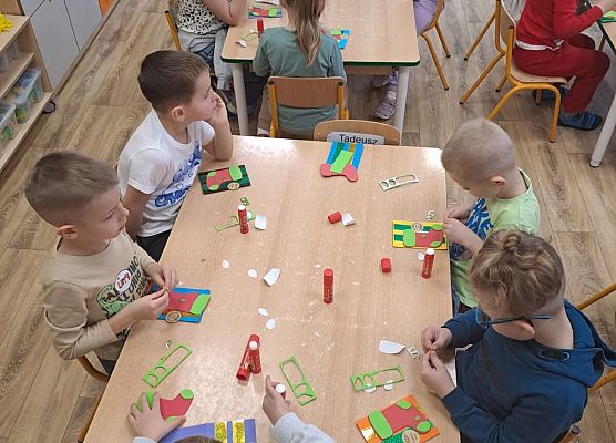 Grafika 11: 04.12.2025 Warsztaty kreatywne w gr III