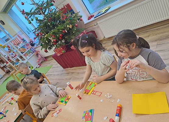 Grafika 13: 04.12.2025 Warsztaty kreatywne w gr III