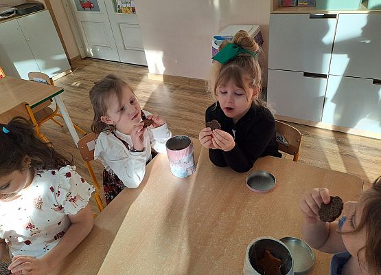 Grafika 23: 04.12.2025 Warsztaty kreatywne w gr III