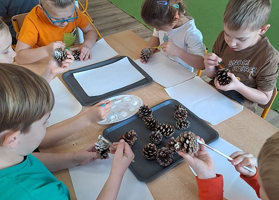 Grafika 25: 04.12.2025 Warsztaty kreatywne w gr III