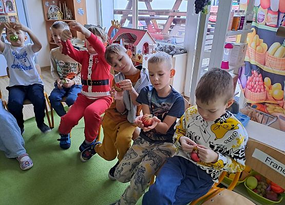 Grafika 13: 04.12.2025 Wspólne ubieranie choinki!