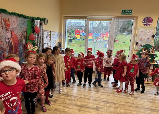 Grafika 5: Zabawa mikołajkowa i spotkanie z Mikołajem w naszym przedszkolu!