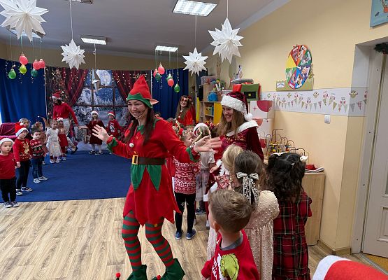 Grafika 8: Zabawa mikołajkowa i spotkanie z Mikołajem w naszym przedszkolu!