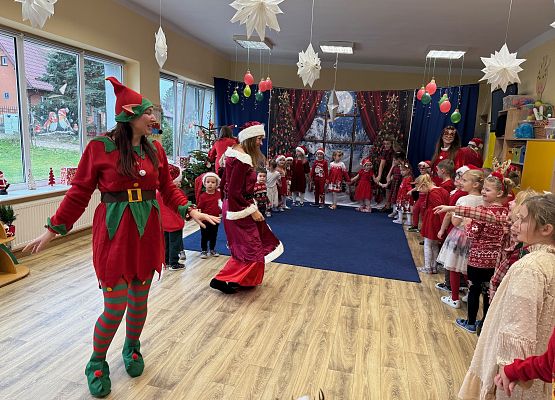 Grafika 9: Zabawa mikołajkowa i spotkanie z Mikołajem w naszym przedszkolu!