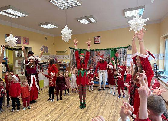 Grafika 15: Zabawa mikołajkowa i spotkanie z Mikołajem w naszym przedszkolu!