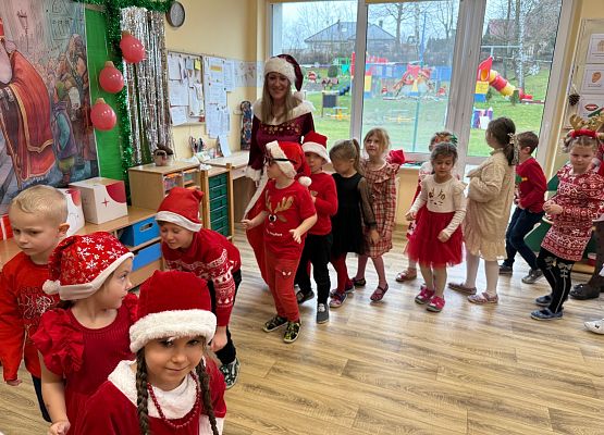 Grafika 27: Zabawa mikołajkowa i spotkanie z Mikołajem w naszym przedszkolu!
