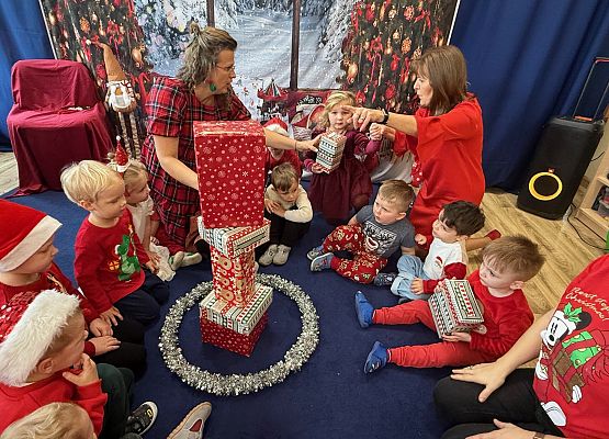 Grafika 60: Zabawa mikołajkowa i spotkanie z Mikołajem w naszym przedszkolu!