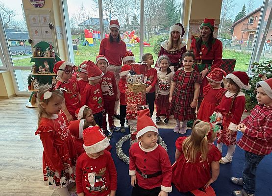 Grafika 64: Zabawa mikołajkowa i spotkanie z Mikołajem w naszym przedszkolu!