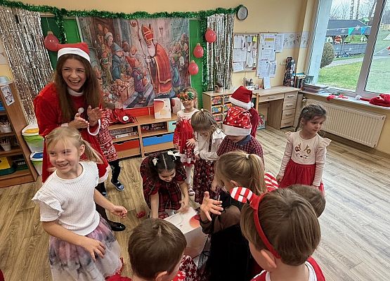 Grafika 67: Zabawa mikołajkowa i spotkanie z Mikołajem w naszym przedszkolu!