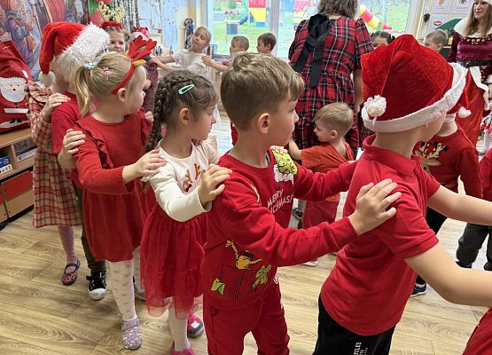 Grafika 119: Zabawa mikołajkowa i spotkanie z Mikołajem w naszym przedszkolu!