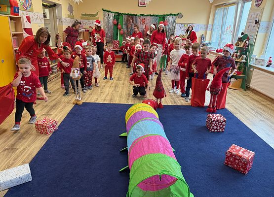 Grafika 69: Zabawa mikołajkowa i spotkanie z Mikołajem w naszym przedszkolu!