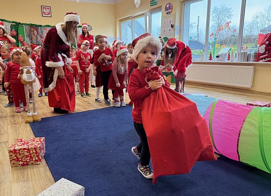 Grafika 78: Zabawa mikołajkowa i spotkanie z Mikołajem w naszym przedszkolu!