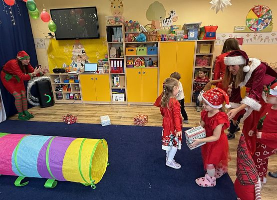 Grafika 82: Zabawa mikołajkowa i spotkanie z Mikołajem w naszym przedszkolu!