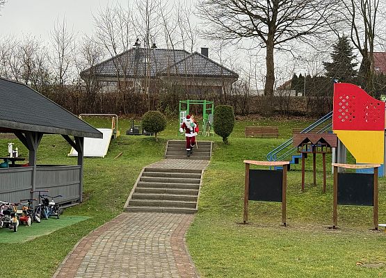 Grafika 84: Zabawa mikołajkowa i spotkanie z Mikołajem w naszym przedszkolu!