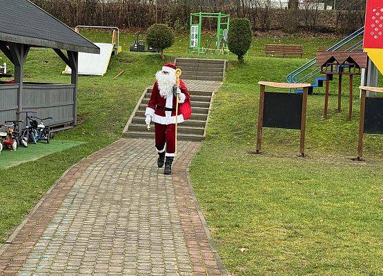 Grafika 85: Zabawa mikołajkowa i spotkanie z Mikołajem w naszym przedszkolu!