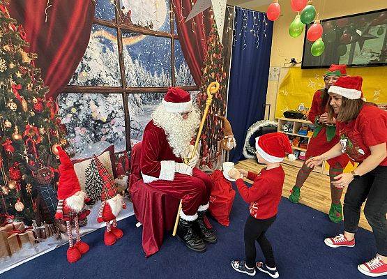 Grafika 97: Zabawa mikołajkowa i spotkanie z Mikołajem w naszym przedszkolu!