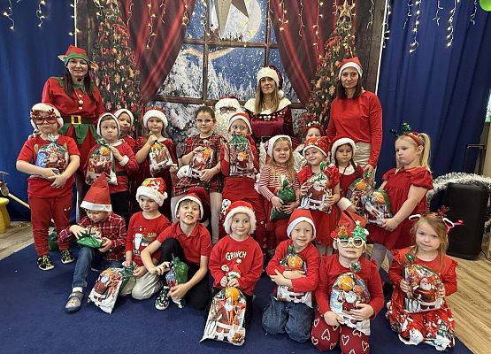 Grafika 108: Zabawa mikołajkowa i spotkanie z Mikołajem w naszym przedszkolu!