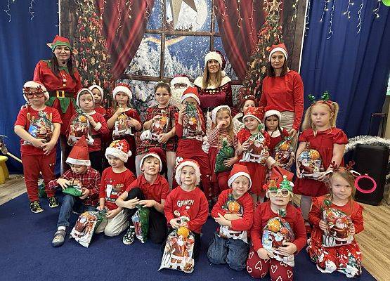 Grafika 109: Zabawa mikołajkowa i spotkanie z Mikołajem w naszym przedszkolu!