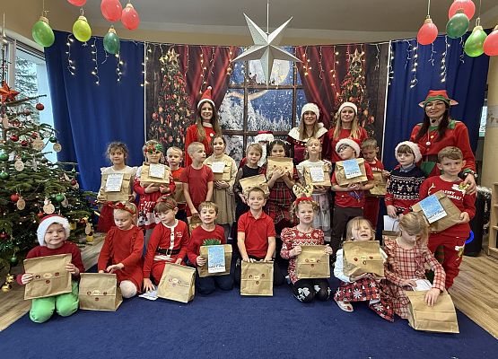 Grafika 110: Zabawa mikołajkowa i spotkanie z Mikołajem w naszym przedszkolu!