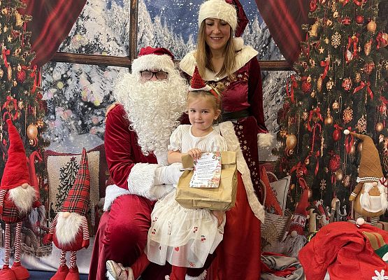 Grafika 3: Mikołajkowa sesja fotograficzna!