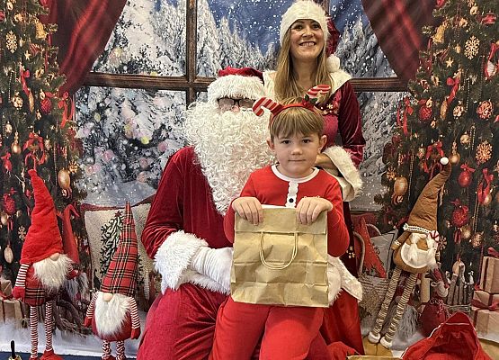 Grafika 48: Mikołajkowa sesja fotograficzna!