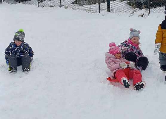 Grafika 4: 07.01.2026  Zimowe zabawy na śniegu!