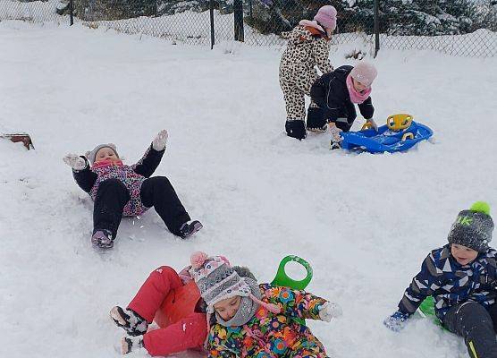 Grafika 7: 07.01.2026  Zimowe zabawy na śniegu!