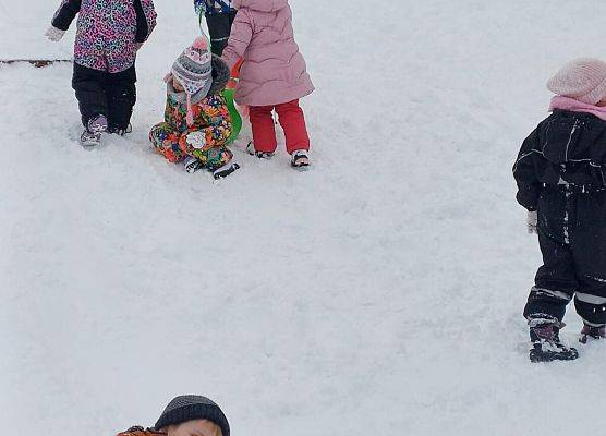Grafika 6: 07.01.2026  Zimowe zabawy na śniegu!