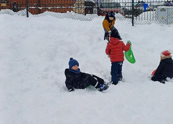 Grafika 10: 07.01.2026  Zimowe zabawy na śniegu!