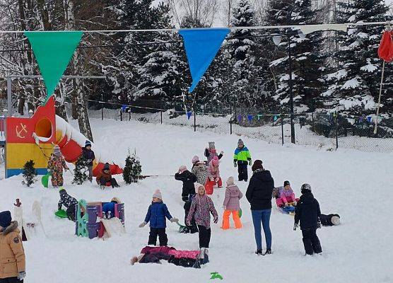 Grafika 11: 07.01.2026  Zimowe zabawy na śniegu!