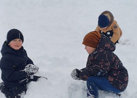 Grafika 16: 07.01.2026  Zimowe zabawy na śniegu!