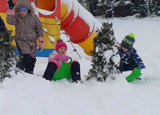 Grafika 18: 07.01.2026  Zimowe zabawy na śniegu!