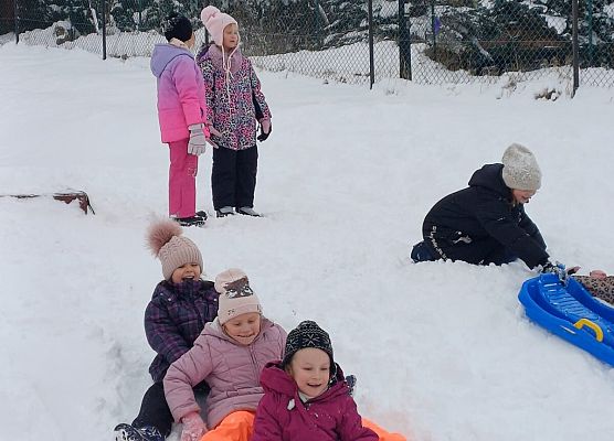 Grafika 20: 07.01.2026  Zimowe zabawy na śniegu!