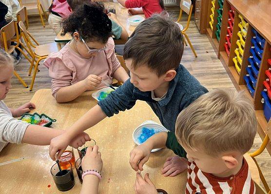 Grafika 12: 26.01.2026  Zimowe eksperymenty ze śniegiem w naszym przedszkolu!