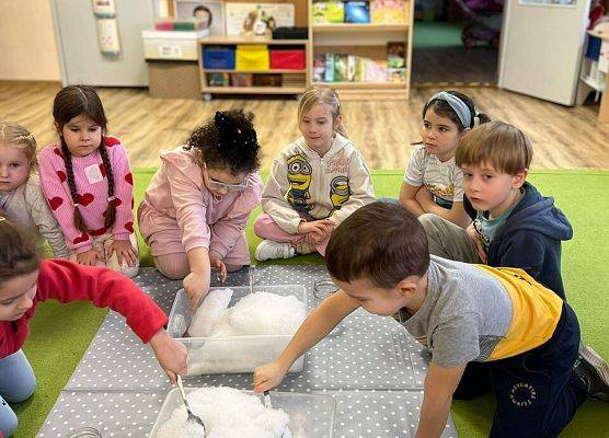 Grafika 21: 26.01.2026  Zimowe eksperymenty ze śniegiem w naszym przedszkolu!