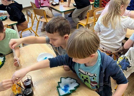 Grafika 33: 26.01.2026  Zimowe eksperymenty ze śniegiem w naszym przedszkolu!