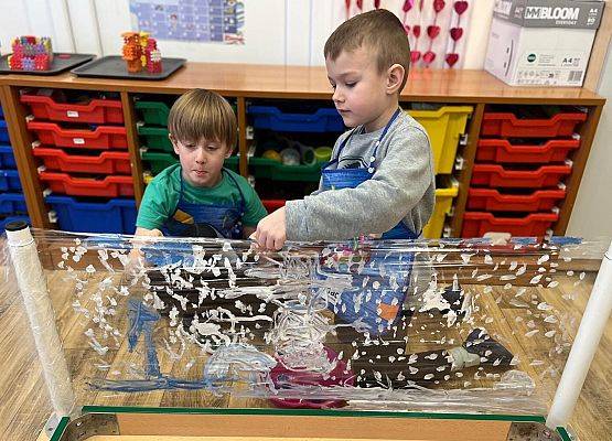 Grafika 1: 27.01.2026 Zimowy krajobraz - malowanie na strechu!