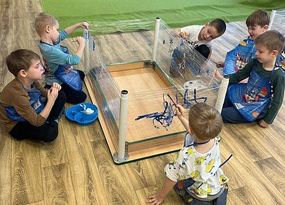 Grafika 2: 27.01.2026 Zimowy krajobraz - malowanie na strechu!