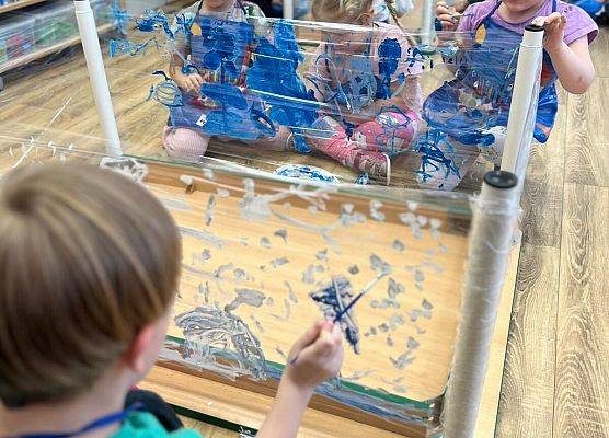 Grafika 13: 27.01.2026 Zimowy krajobraz - malowanie na strechu!