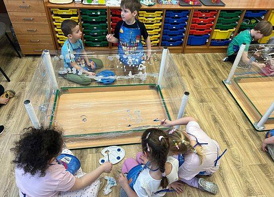 Grafika 15: 27.01.2026 Zimowy krajobraz - malowanie na strechu!