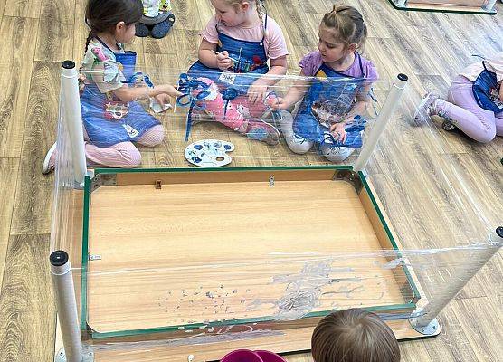 Grafika 17: 27.01.2026 Zimowy krajobraz - malowanie na strechu!