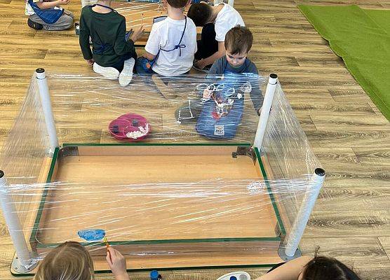 Grafika 19: 27.01.2026 Zimowy krajobraz - malowanie na strechu!