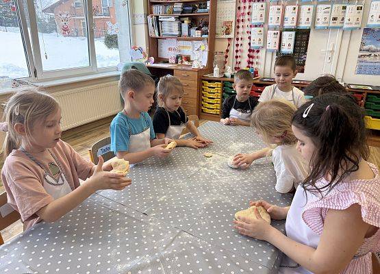 Grafika 61: 12.02.2026 Tłusty czwartek w naszym przedszkolu!