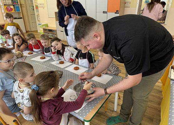 Grafika 79: 12.02.2026 Tłusty czwartek w naszym przedszkolu!