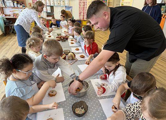 Grafika 81: 12.02.2026 Tłusty czwartek w naszym przedszkolu!