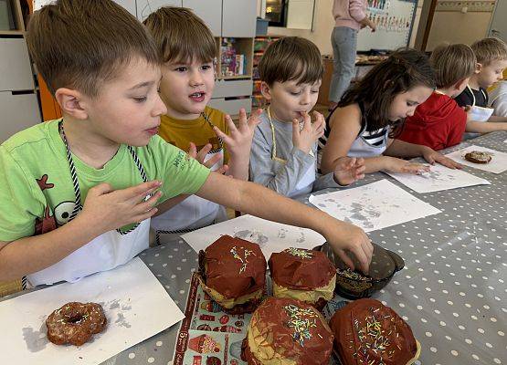 Grafika 96: 12.02.2026 Tłusty czwartek w naszym przedszkolu!