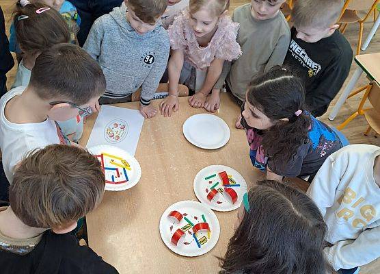 Grafika 9: Zajęcia edukacyjne- Mali Wielcy Odkrywcy" - Gr. III