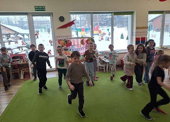 Grafika 19: Zajęcia edukacyjne- Mali Wielcy Odkrywcy" - Gr. III