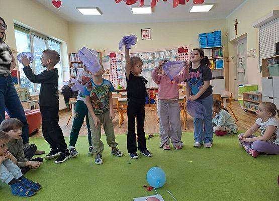 Grafika 25: Zajęcia edukacyjne- Mali Wielcy Odkrywcy" - Gr. III