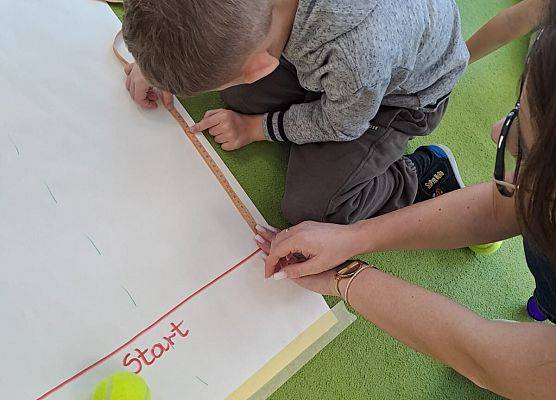 Grafika 26: Zajęcia edukacyjne- Mali Wielcy Odkrywcy" - Gr. III